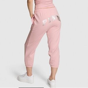 🩷VS Pink Campus Fleece capri jogger sweatpants sz M NWT